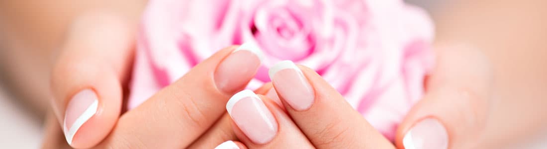 MANUCURE TENDANCE : COMMENT DONNER UN EFFET MAT AU VERNIS CLASSIQUE ?